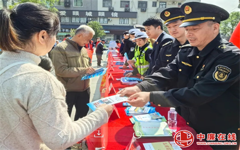 铅山县交通运输执法大队：开展平安建设主题宣传活动